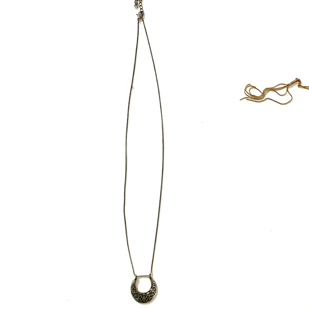 Urban Outfitters silver necklace with pendant